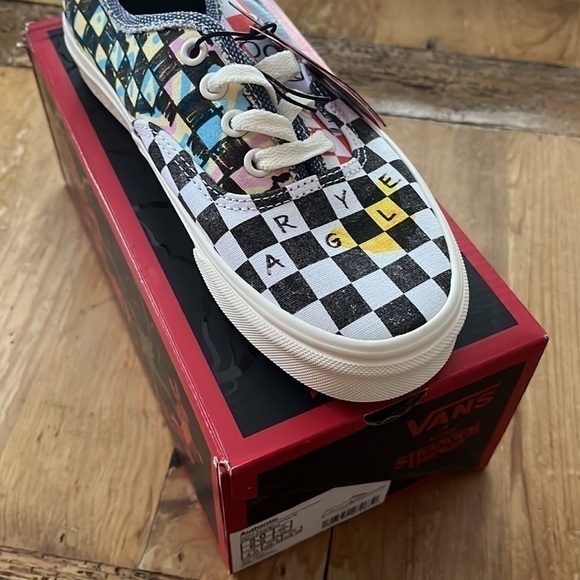 NWT & Box Vans X Stranger Things Authentic Multi/Marshmallow 5 Men 6.5 Women - Picture 12 of 16